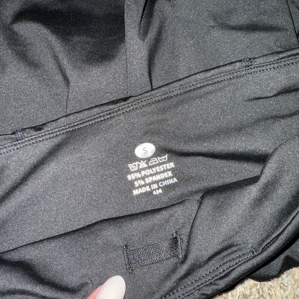 Black Women's Golf Skirt (size S) - Picture 4 of 4